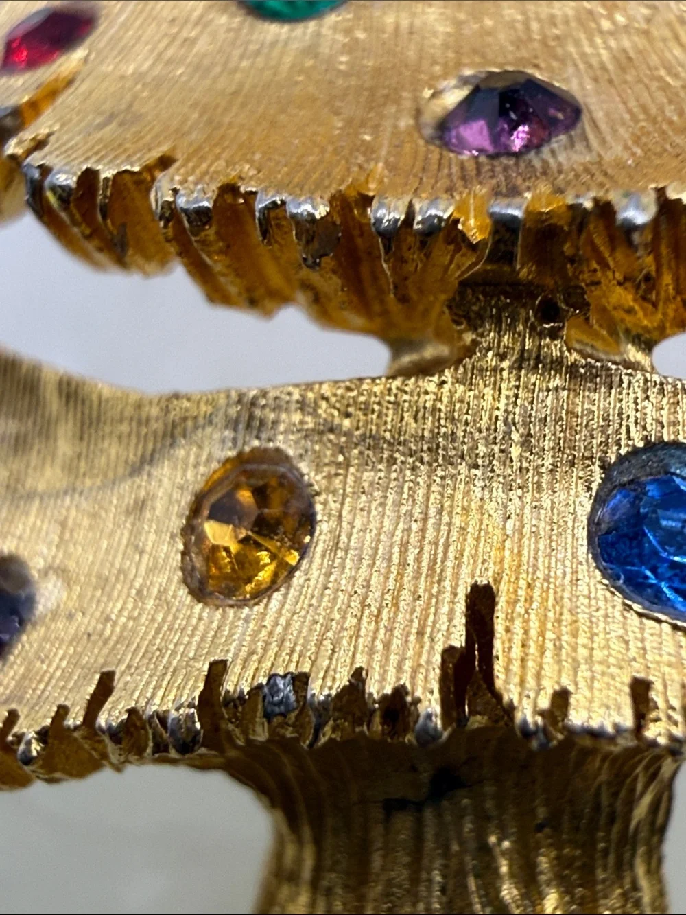 Vintage JJ Gold-tone Christmas Tree Pin with Multicolored Rhinestones